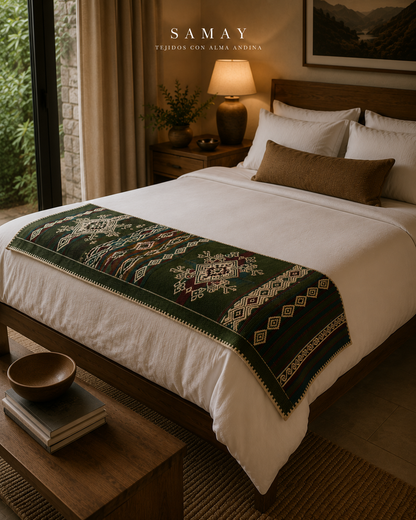 Pieza Textil Decorativa Q´ori Andes uso 3: pie de cama